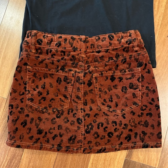 Sonoma Girls Sz 7 Animal Print Corduroy Skirt with Black T-Shirt Sz 8 - Like New - Picture 4 of 4